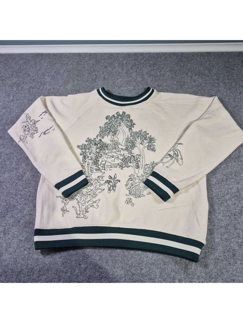 Little Moon Black & White Embroidered Women's Sweatshirt Crane Forest Warm